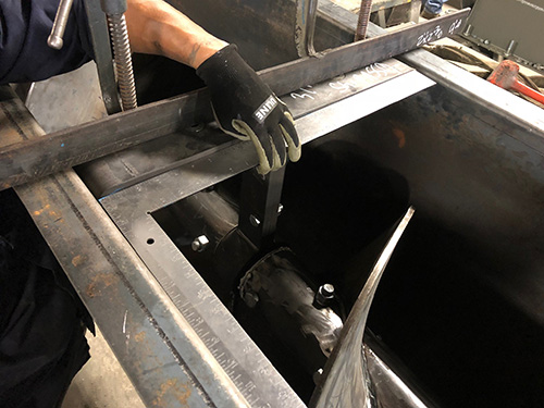 How to Install a Hanger in a Screw Conveyor - KWS Manufacturing