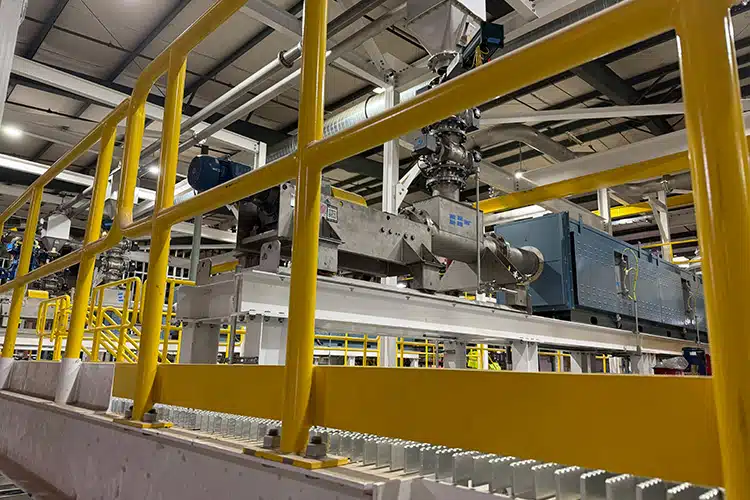 KWS Injection Screw Meters Swine Manure to Reactor