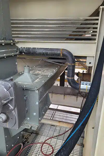 Screw Feeder Meters Diatomaceous Earth to Bucket Elevator