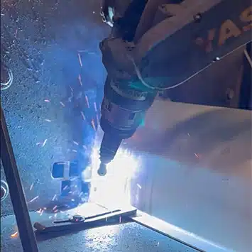 Robotic Welding Speeds 304 Stainless Steel U-Trough Delivery