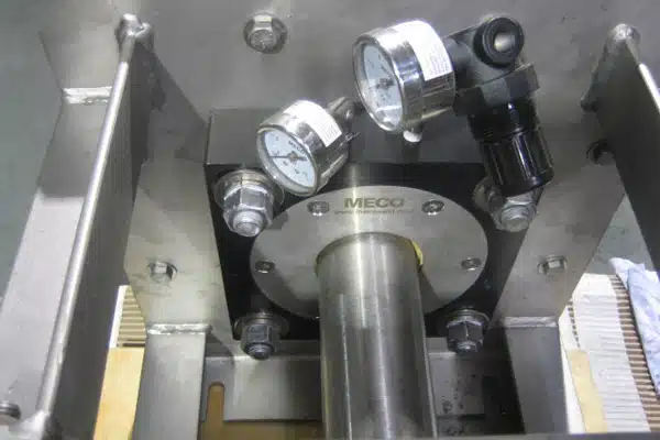 Seals are Air or Inert Gas Purged at 5 to 8-psi Above Internal Pressure of Equipment