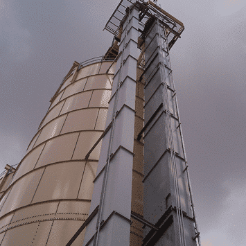 Abrasion-Resistant Centrifugal Bucket Elevator for Elevating Frac Sand - KWS Manufacturing