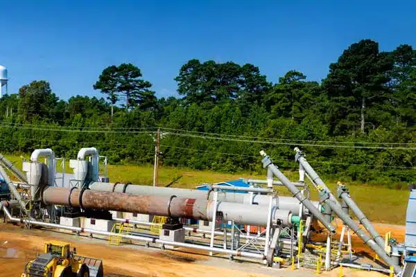 Inclined Screw Feeders Accurately Meter Wood Chips to Thermal Processing