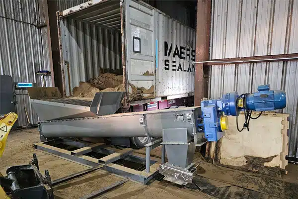 Bar Magnet Removes Ferrous Metals from Lamb Meal